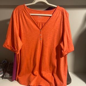 Chico’s 3/4 sleeve button detail top